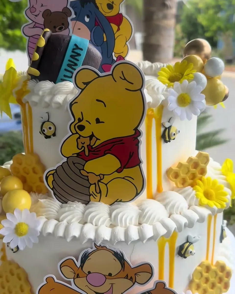 Winnie the Pooh gender reveal cake