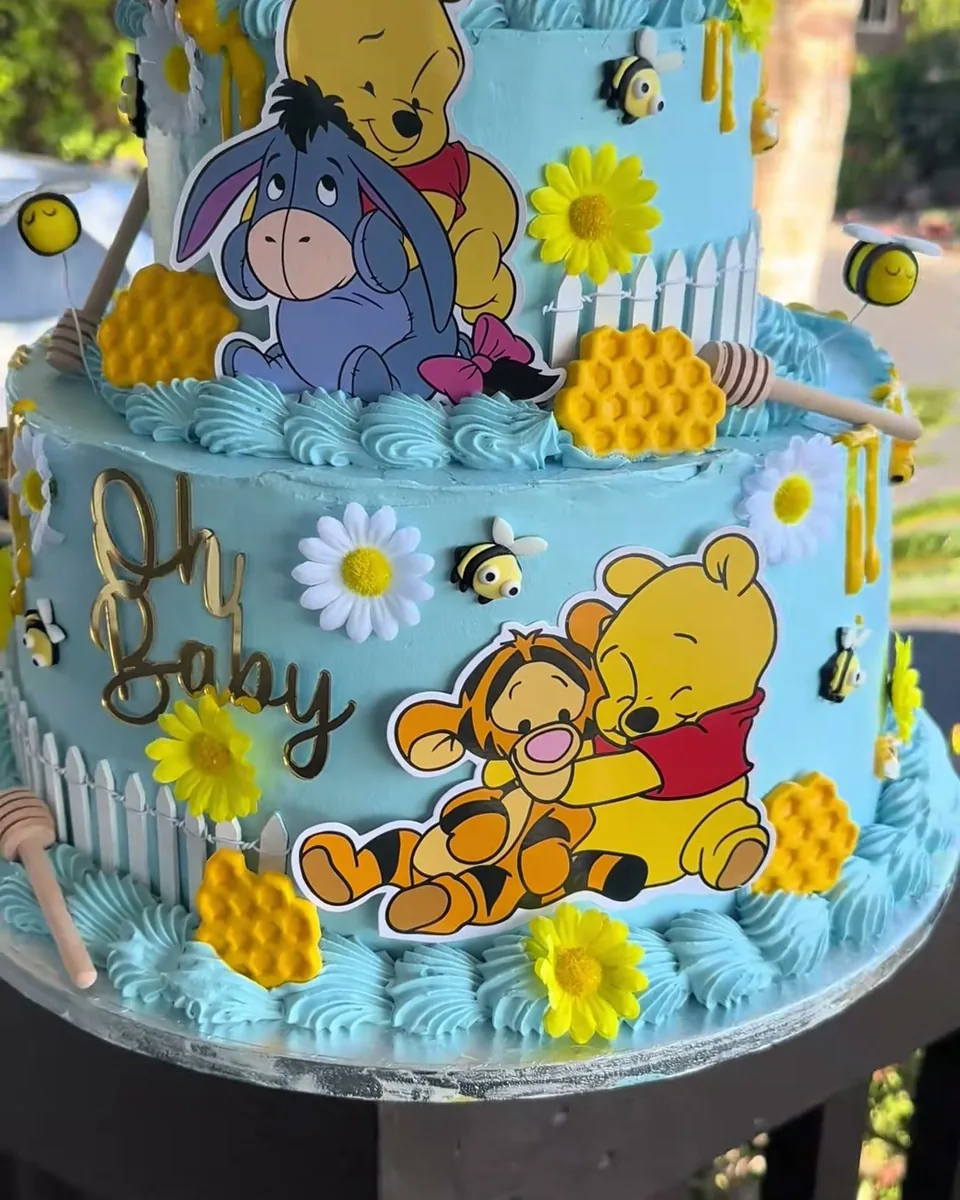 Oh Baby Pooh: Hunny pots, bees and friends